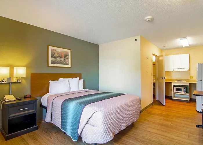 Hotel Hometowne Chicago - 2*