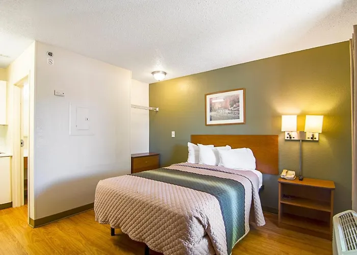 Hotel Hometowne Chicago - 2*
