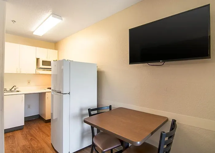 Hotel Hometowne Chicago - Waukegan