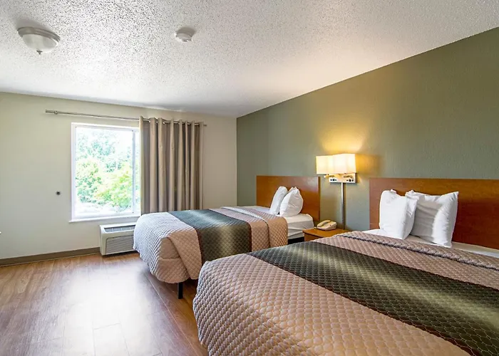 Hotel Hometowne Chicago - Waukegan